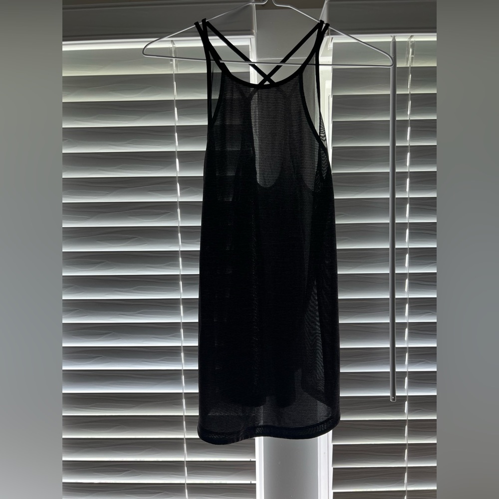 Black lululemon tank top. Size 4/6.